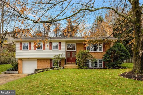 9527 Center St, VIENNA, VA, 22181-3244 | Card Image