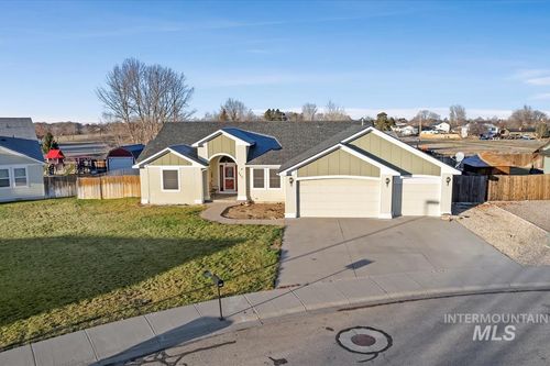 445 Ne Greystone Loop, Mountain Home, ID, 83647-6030 | Card Image