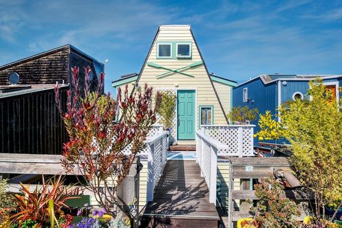 10 E Ave, San Francisco, CA, 94130 | Card Image
