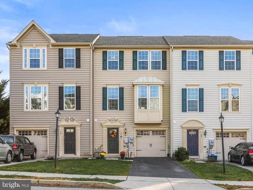 26 S Center St, HANOVER, PA, 17331-3420 | Card Image