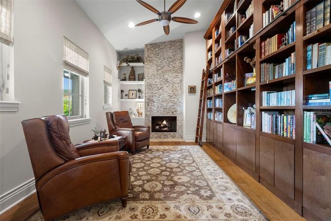 Den/Library | Image 20