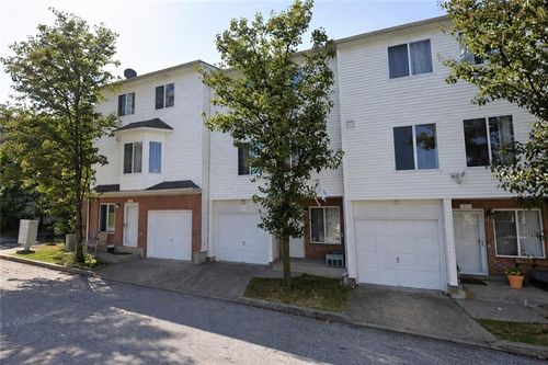 32 Aspen Knolls Way, Staten Island, NY, 10312-6648 | Card Image