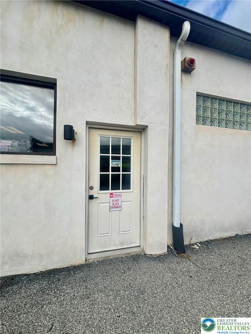 1-4630 Lehigh Dr, WALNUTPORT, PA, 18088-9696 | Card Image