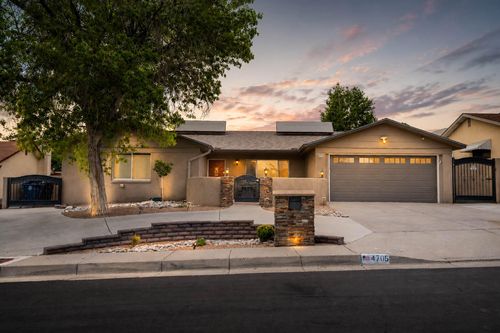 4705 Oahu Dr Ne, Albuquerque, NM, 87111-2819 | Card Image