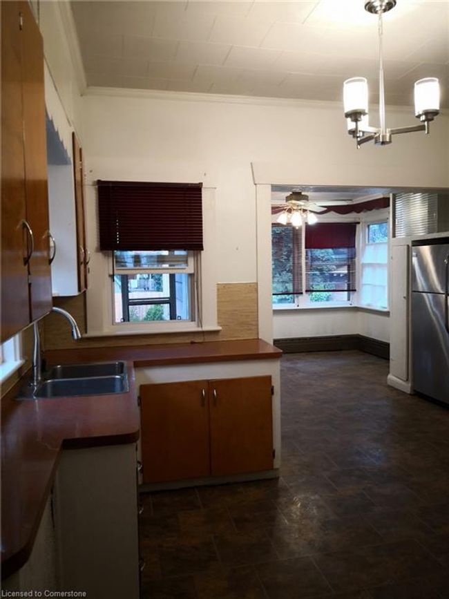 167 Balmoral Ave S, Home with 4 bedrooms, 3 bathrooms and 2 parking in Hamilton ON | Image 11