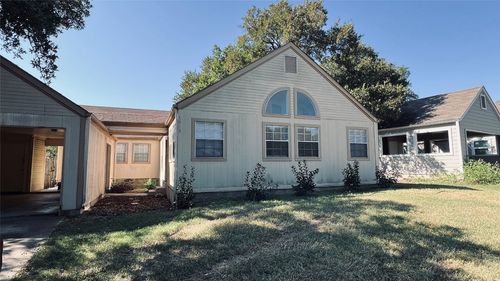 b-8813 Pineridge Dr, Austin, TX, 78729-5426 | Card Image
