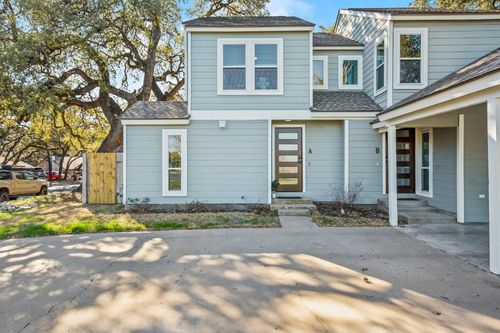a-7001 Woodhue Dr, Austin, TX, 78745-5453 | Card Image