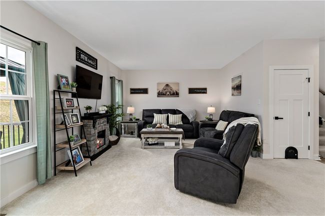 472 Sarjean Way, House other with 4 bedrooms, 3 bathrooms and 2 parking in Zelienople PA | Image 11