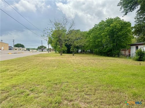 00 Huck St, Yoakum, TX, 77995 | Card Image