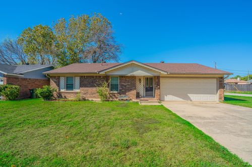 6941 Bennington Dr, Watauga, TX, 76148-1904 | Card Image