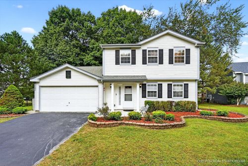 4024 Newport Dr, Island Lake, IL, 60042-8209 | Card Image