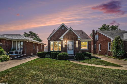 17116 Ego Ave, Eastpointe, MI, 48021-4527 | Card Image