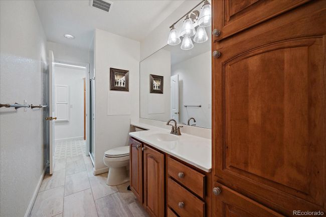 Main Level 3/4 Bathroom | Image 26