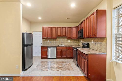 2nd-floor-5446 Walnut St, Philadelphia, PA, 19139-4033 | Card Image