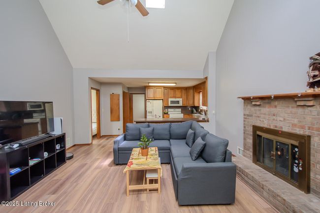 9010 Green Garden Ct, House other with 3 bedrooms, 2 bathrooms and null parking in Louisville KY | Image 17
