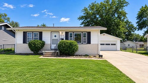 2527 W 32nd St S, Wichita, KS, 67217-1609 | Card Image