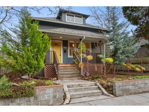 4426 N Commercial Ave, Portland, OR, 97217-3064 | Card Image