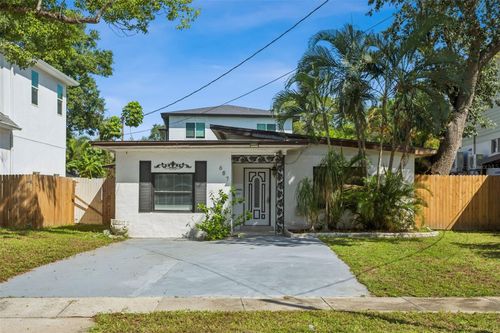 687 Geneva Pl, Tampa, FL, 33606-3923 | Card Image