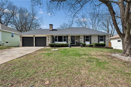 7416 Hardy Ave, Raytown, MO, 64133-6728 | Card Image