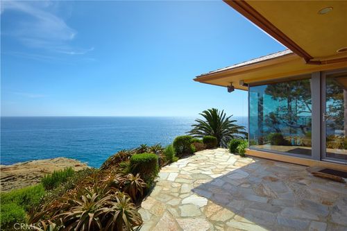 111 S La Senda Dr, Laguna Beach, CA, 92651-6731 | Card Image