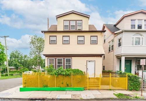 74 Smith St, Newark, NJ, 07106-1110 | Card Image