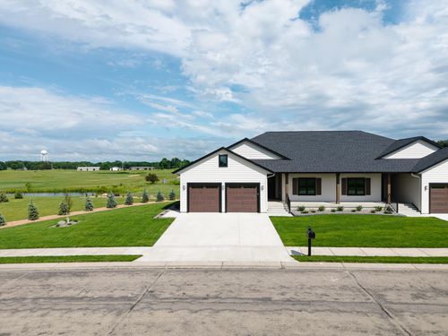 2334 W 9th St, Albert Lea, MN, 56007-1321 | Card Image