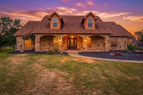 910 Mallard Pointe Dr, Granbury, TX, 76049-5563 | Card Image