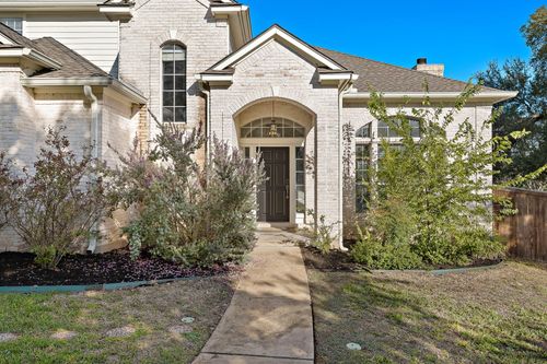 6 Wooded Way, Round Rock, TX, 78664-9617 | Card Image