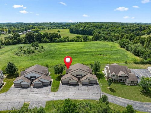 961 Spring Court, Newburg, WI, 53095 | Card Image