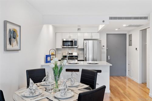 4i-56-02 31 Ave Avenue, New York, NY, 11377 | Card Image