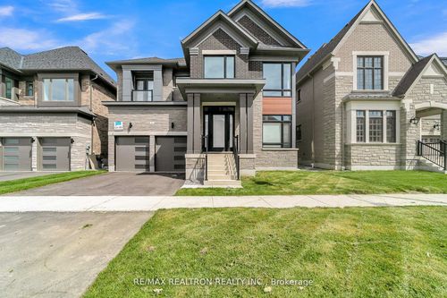 8 Saxby Farm Avenue, King, ON, L7B0T1 | Card Image
