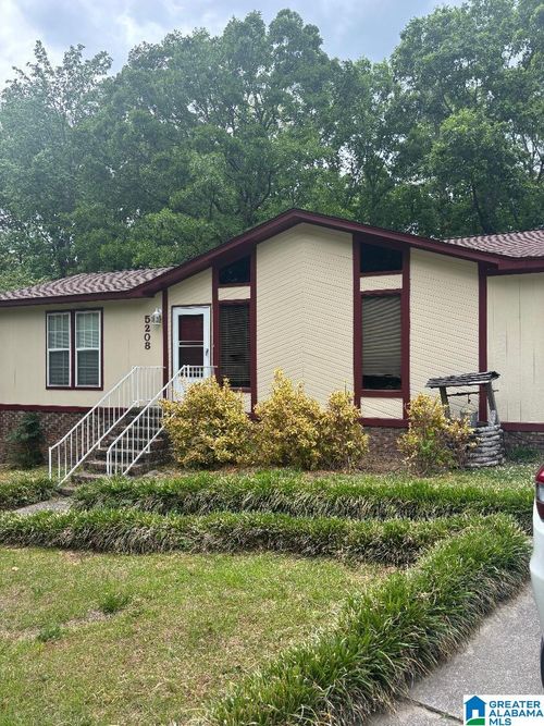 5208 Amberwood Cir, PINSON, AL, 35126-3531 | Card Image