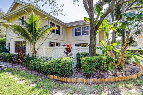37a-8137 Bridgewater Ct, Lake Clarke Shores, FL, 33406-8448 | Card Image
