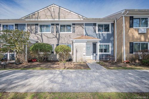 206-40 W 4th St, Patchogue, NY, 11772-2137 | Card Image