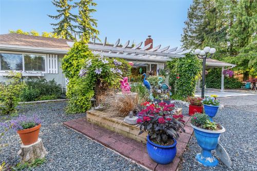 1226 Centre Rd, Qualicum Beach, BC, V9K2G8 | Card Image