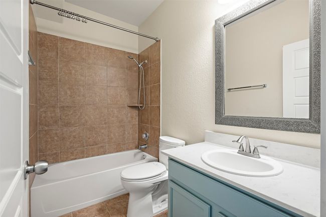 Full guest bathroom on the 2nd floor | Image 28