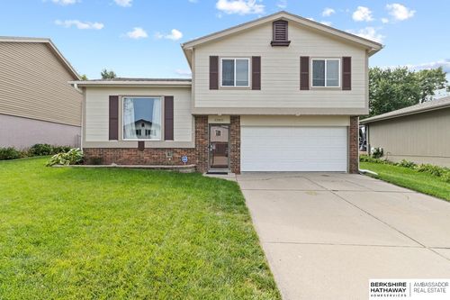 12811 Edna St, La Vista, NE, 68138-3211 | Card Image