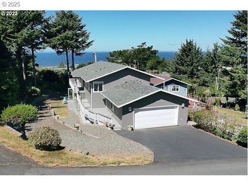 30320 Hillside Ter, Gold Beach, OR, 97444-9514 | Card Image