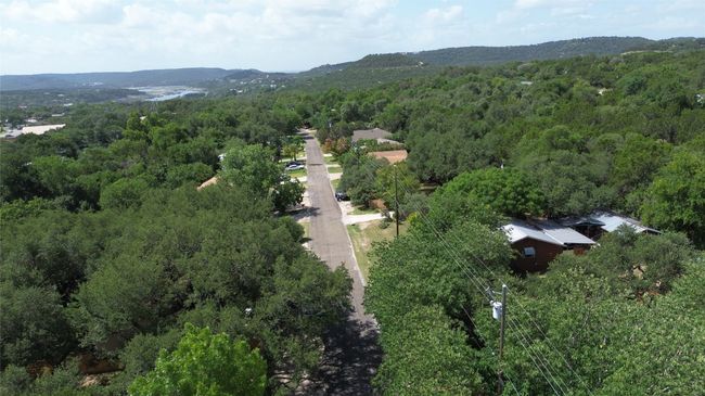 10801 W Lakeview Dr, House other with 2 bedrooms, 1 bathrooms and 2 parking in Jonestown TX | Image 15