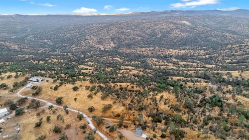 37749 Misty Ridge Rd, Raymond, CA, 93653-9541 | Card Image