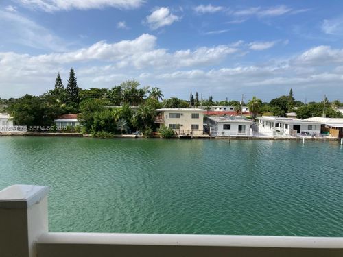305-7900 Tatum Waterway Dr, Miami Beach, FL, 33141-1904 | Card Image