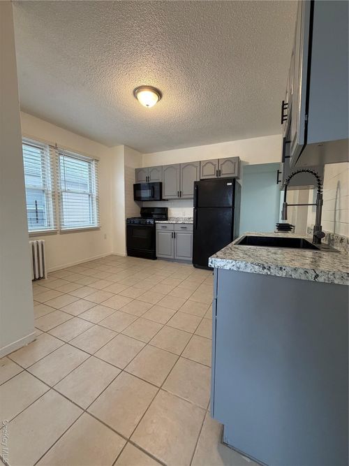 2-12215 11th Ave, College Point, NY, 11356-1723 | Card Image