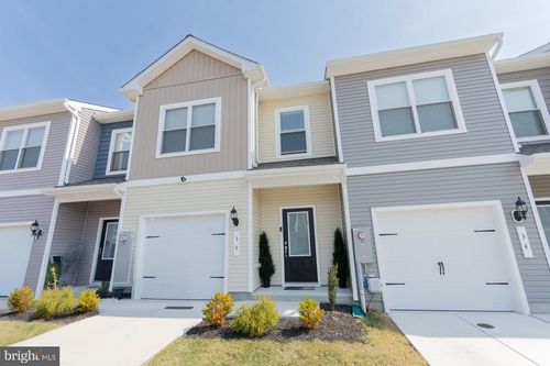38 Bloomsbury Street, FALLING WATERS, WV, 25419 | Card Image