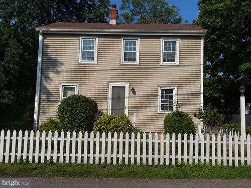 40 S Canal St, YARDLEY, PA, 19067-1504 | Card Image