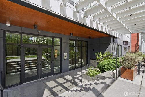 204-1085 103rd Avenue Ne, Bellevue, WA, 98004 | Card Image