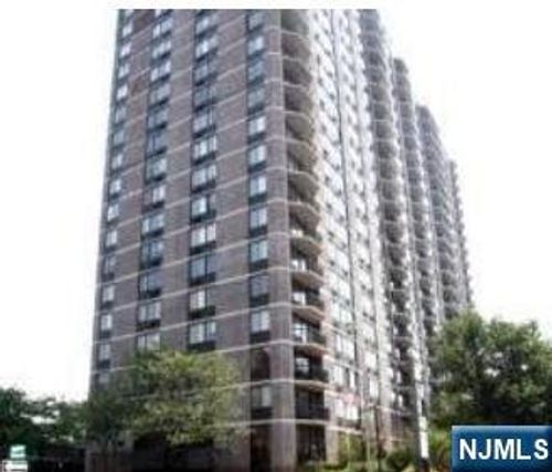 770 Anderson Ave, Cliffside Park, NJ, 07010-2177 | Card Image