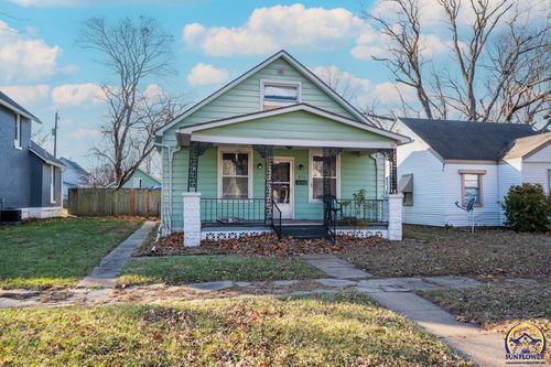 811 Ne Oakland Ave, Topeka, KS, 66616-1504 | Card Image