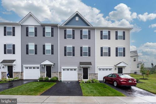 412 Ridgewood Dr, ROYERSFORD, PA, 19468-2893 | Card Image