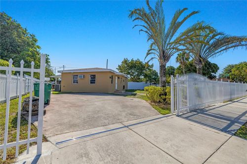 15231 Nw 28th Pl, Opa Locka, FL, 33054-2630 | Card Image