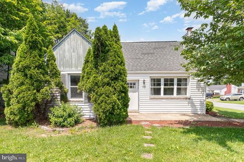 5212 Locust Ln, HARRISBURG, PA, 17109-5522 | Card Image